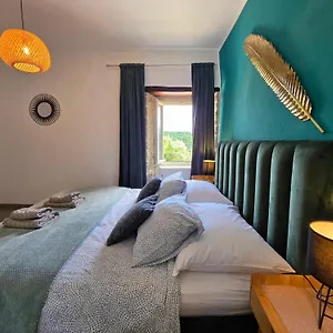  Apartment Hum-the Smallest Town In The World